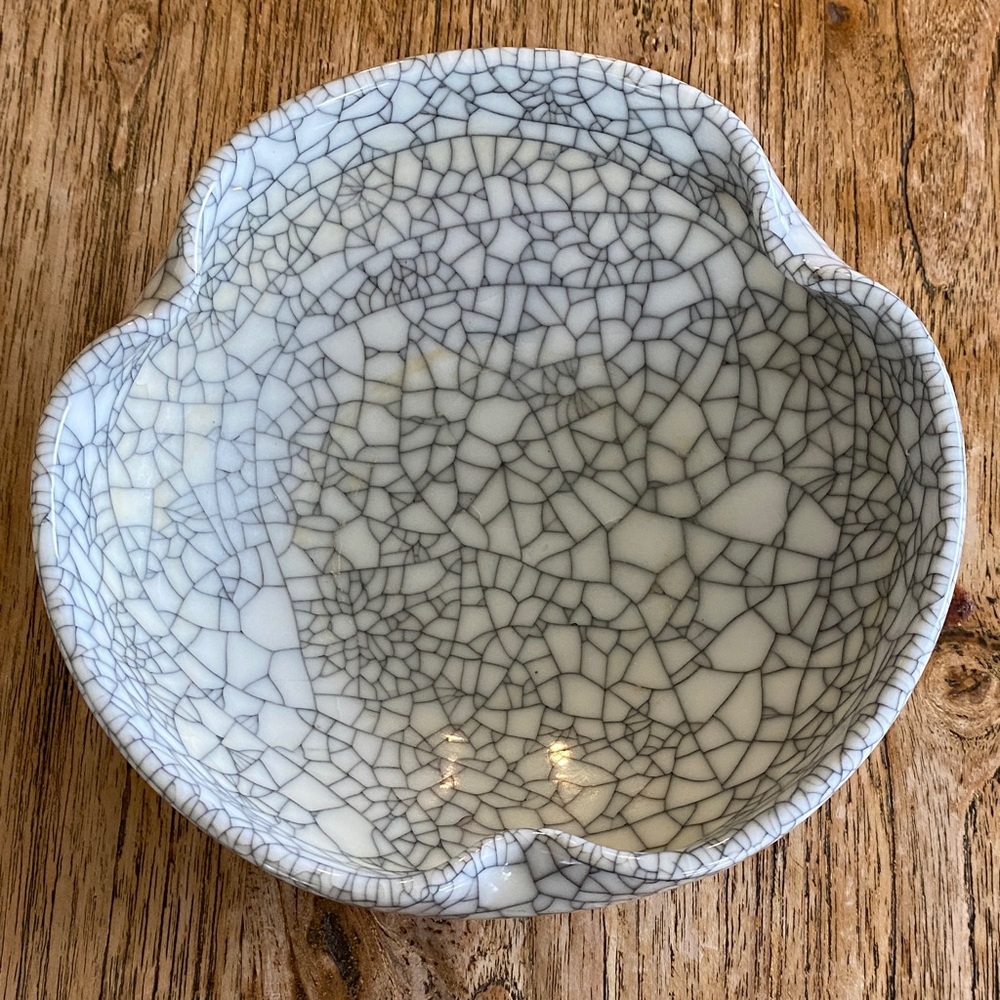 Vintage Japanese Crackle Glaze Bowl for Ikebana Arrangement or Decorative Use - Picture 5 of 14